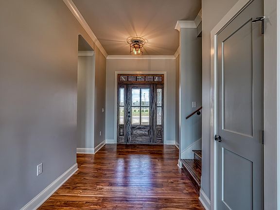 3rd image of 203 Wynchase Dr E