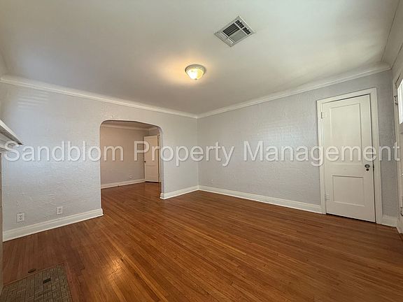 5th image of 1415 S Jamestown Ave