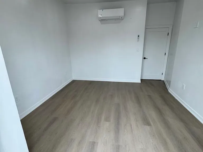 35 Bowers St #3 — Photo 10