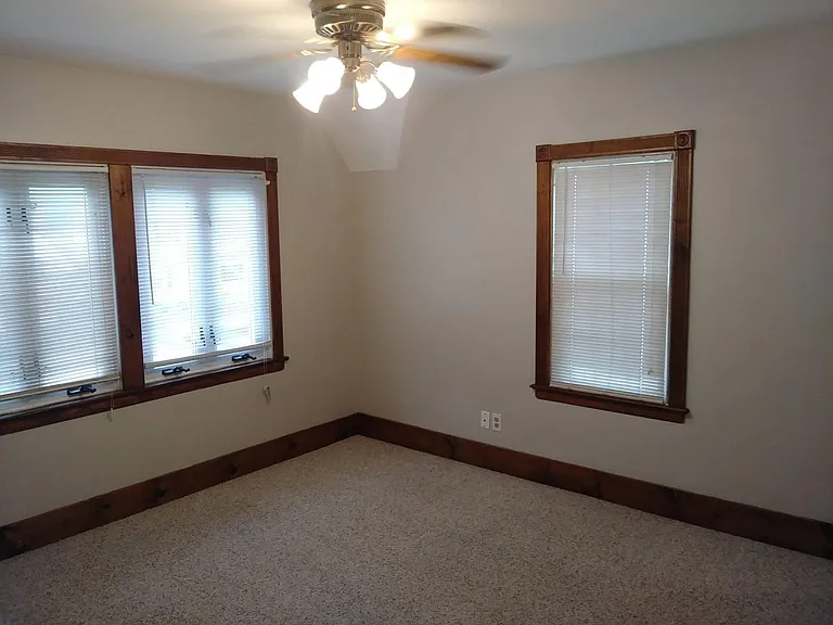 4345 Lowe Rd — Photo 9