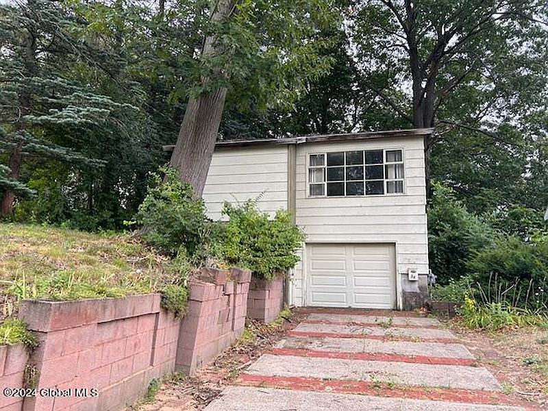 2nd image of 36 Cromer Avenue