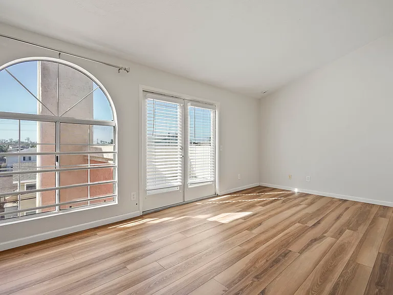 221 Donax Ave #11 — Photo 24