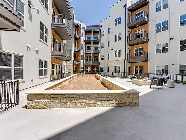 Park South — Photo 15