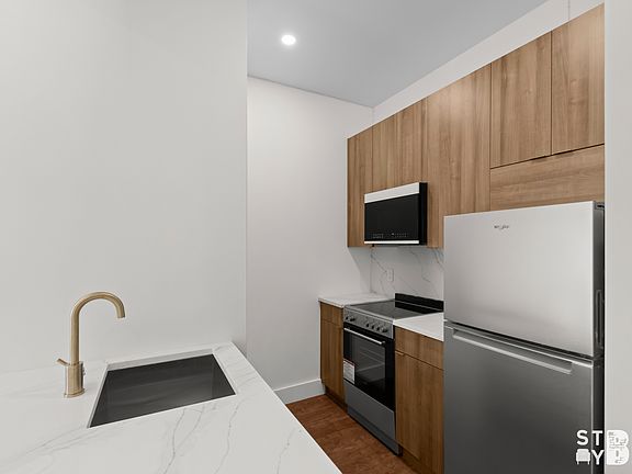 4th image of 5102 5th Ave #303