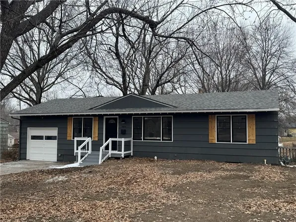 7409 Beverly St, Overland Park, KS 66204
