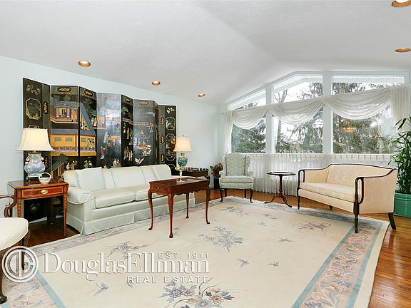 5th image of 107 Lakeshore Dr
