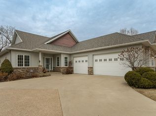 1586 Salem Ct SW, Rochester, MN 55902