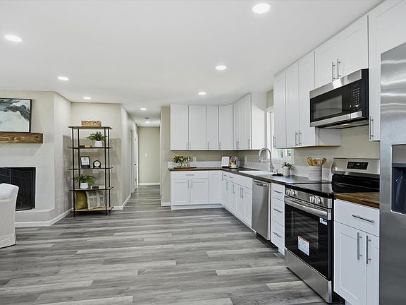 3rd image of 10496 Fairway Place