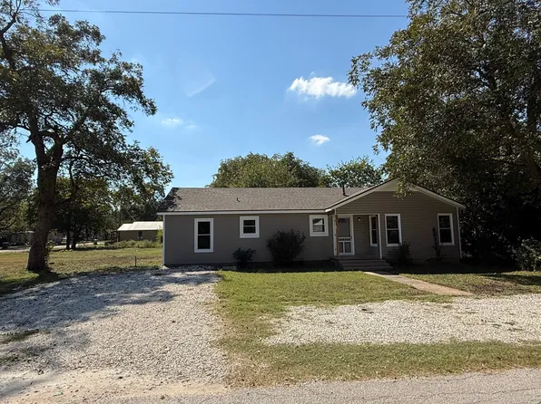 806 E Avenue A, Valley Mills, TX 76689