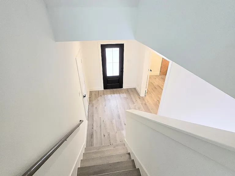 2706 Nagle St — Photo 34