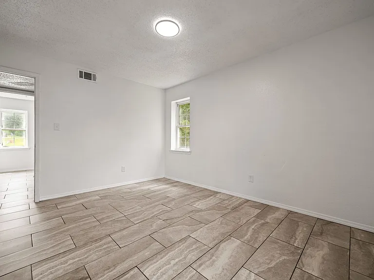 Winchester Estates Apartments - Where Comfort Meets Affordability — Photo 18