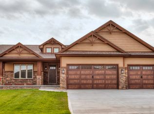921 66th St, West Des Moines, IA 50266