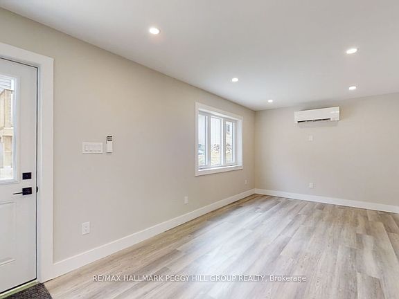 4th image of 176 Cundles Rd W