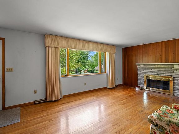 4th image of 828 Sunglow Dr