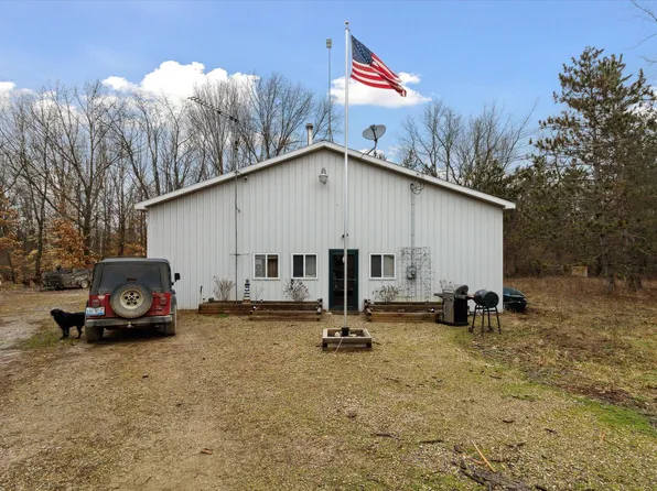 10051 E Spencer Rd, Crystal, MI 48818
