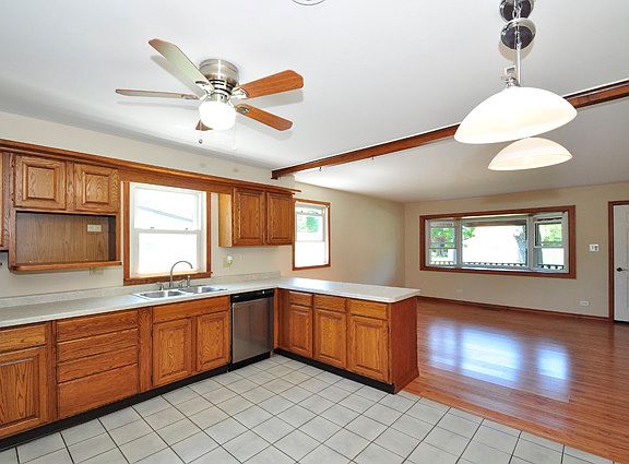 4th image of 25159 W Lincoln Dr