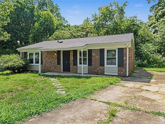 3rd image of 12 Preyer Ct