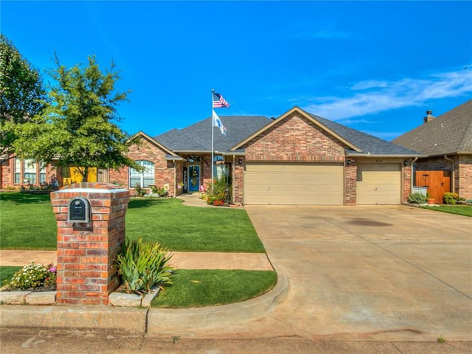 1st image of 409 N Chisholm Trail Way