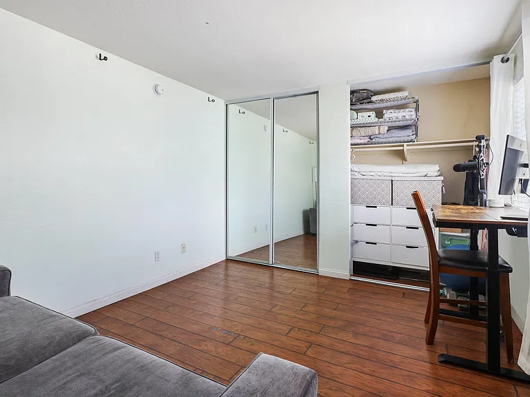 5500 Owensmouth Ave #323 — Photo 12
