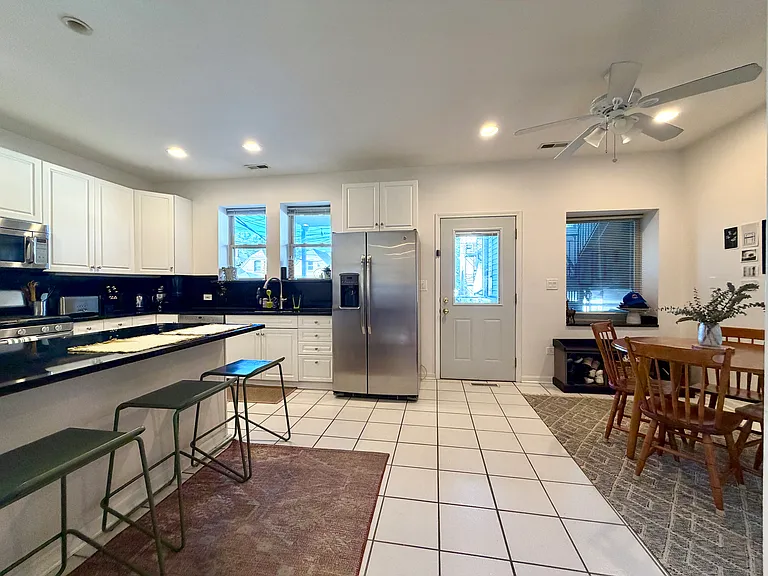 2431 N Albany Ave #1 — Photo 12