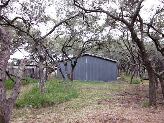 4th image of 318 Donnie Dr