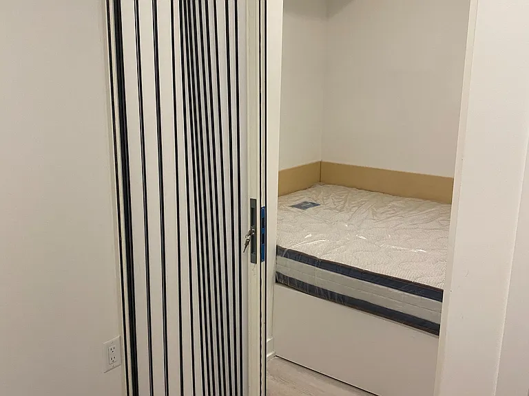 357 King St W #2505 — Photo 11