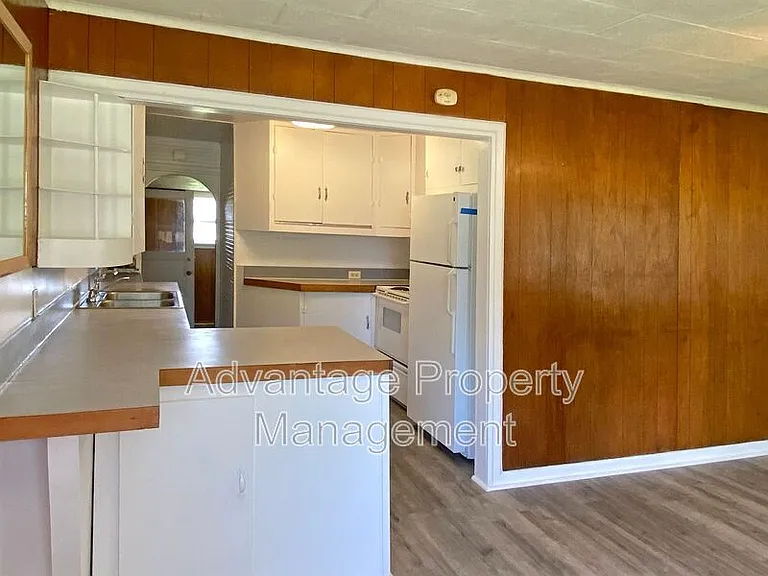 1415 W 4th St — Photo 4