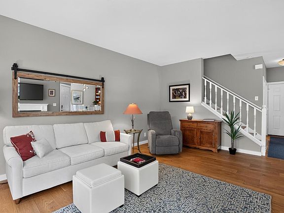 2nd image of 108 Commodore Dr