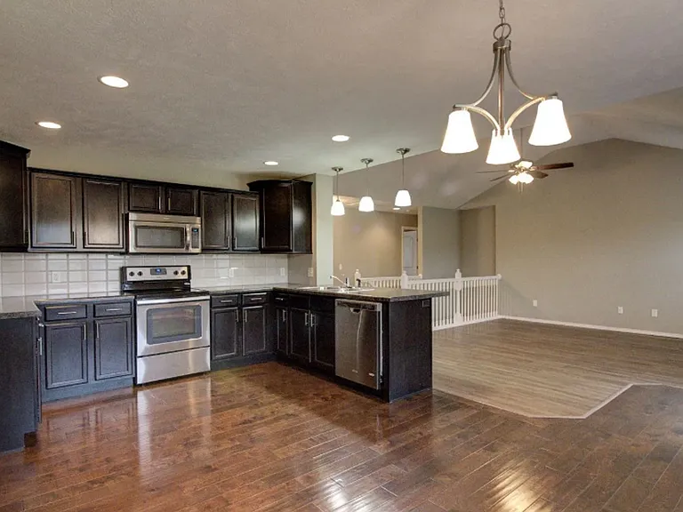 2460 W Spring Water St — Photo 12