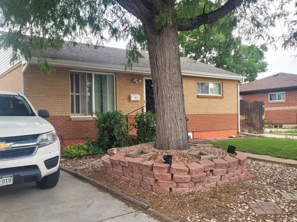 7261 Avrum Dr, Denver, CO 80221