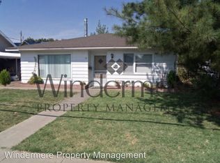 15 SE 6th St, College Place, WA 99324