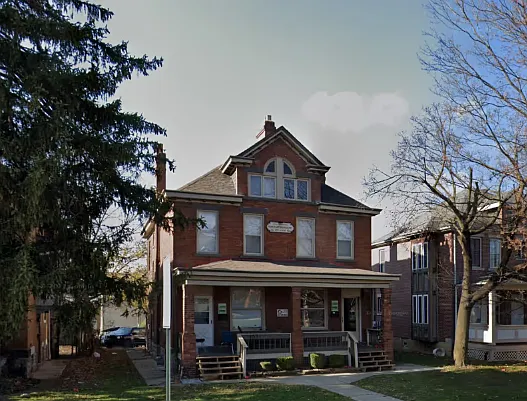 Building Photo - 1633 Summit St #1635