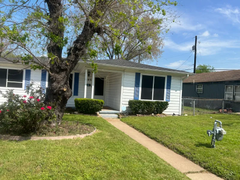 1402 Martin Luther King St