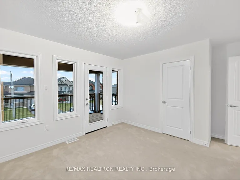 1 Wakefield Blvd — Photo 31