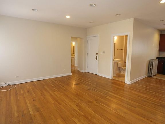2nd image of 3918 N Pine Grove Ave #Grd