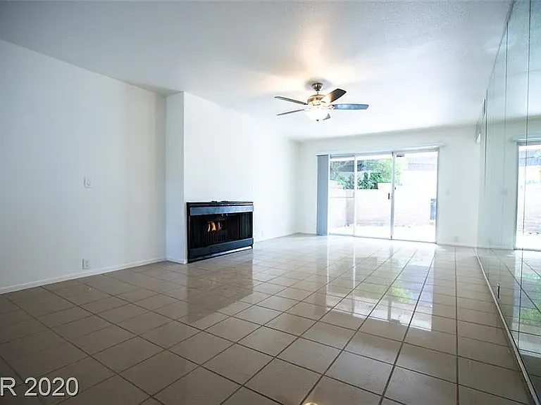 1125 Vegas Valley Dr — Photo 10