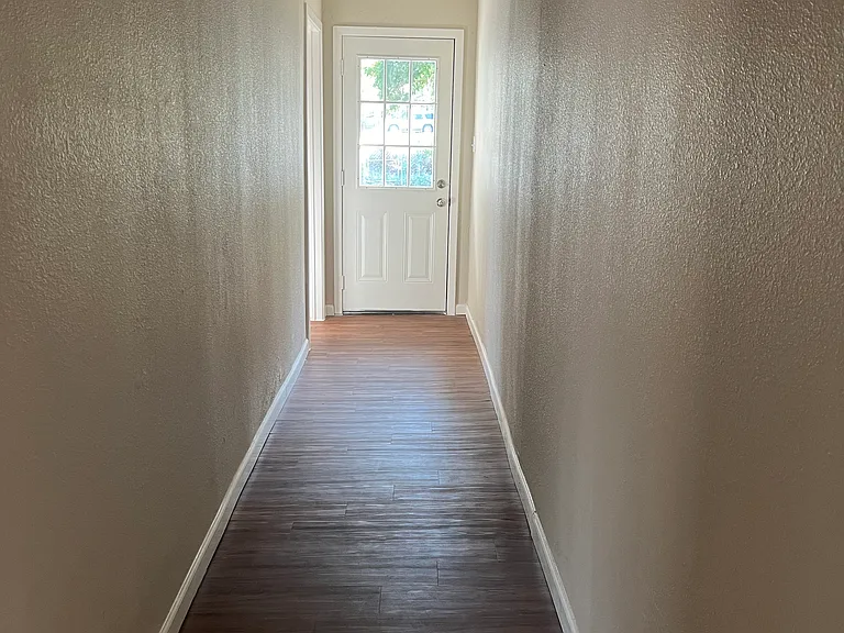 804 E Cantey St — Photo 14