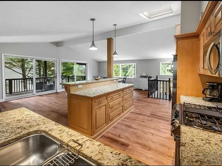 442 Wildwood Rd — Photo 13