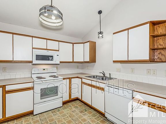 5th image of 4502 N Ironwood Cir