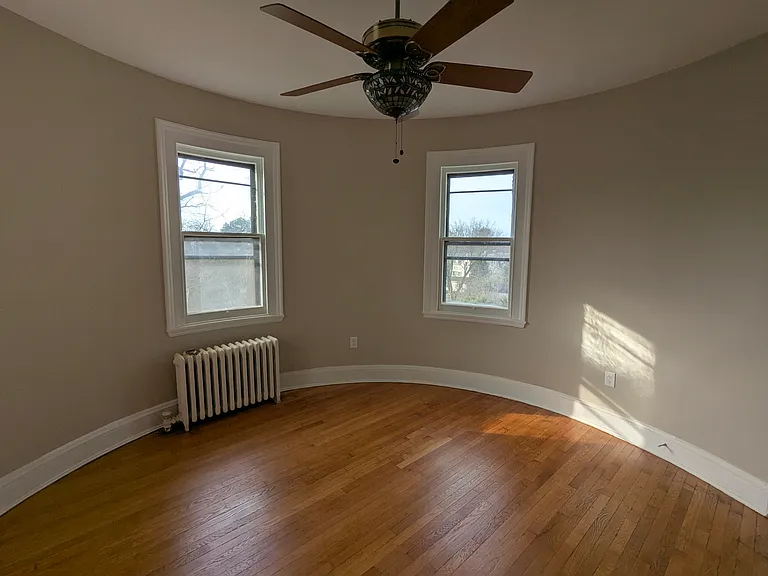 1300 Summit Ave #3 — Photo 8