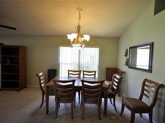 5th image of 115 N Weathersfield Ave