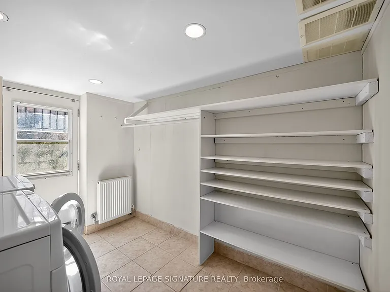 426 Armadale Ave — Photo 44