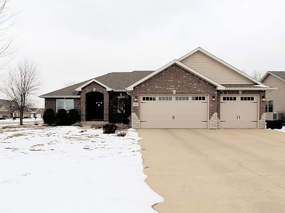 2nd image of 605 Chase Ct