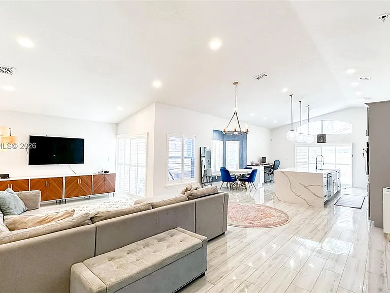 18795 NW 24th Ct — Photo 9