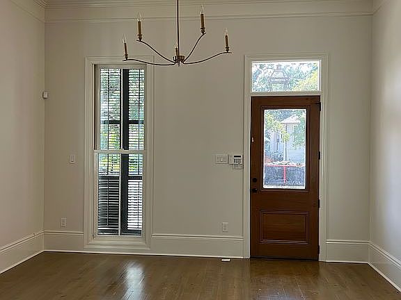 4th image of 1423 Esplanade Ave