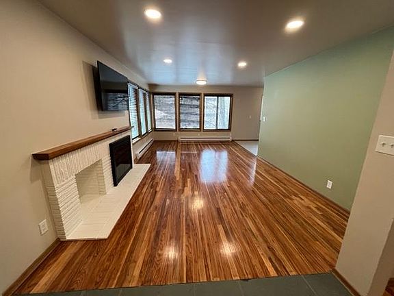 4th image of 518 W 6th Ave #3