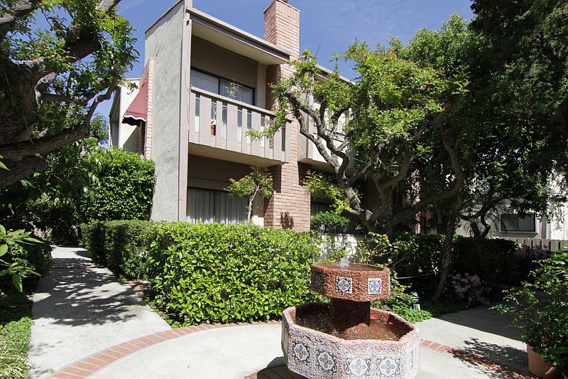 1st image of 5255 White Oak Ave APT 5