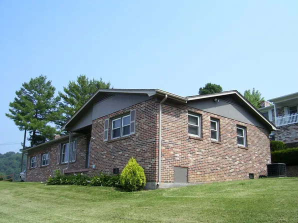 201 Bowers Ave, Richlands, VA 24641