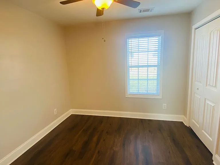 106 Gayla Ct — Photo 16