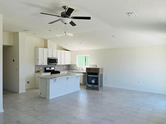 4th image of 10961 Stapleton Dr